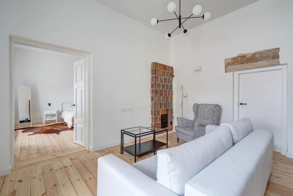 Spacious 2-Bedroom Flat In Old Town By Urban Rent Vilnius Exterior photo